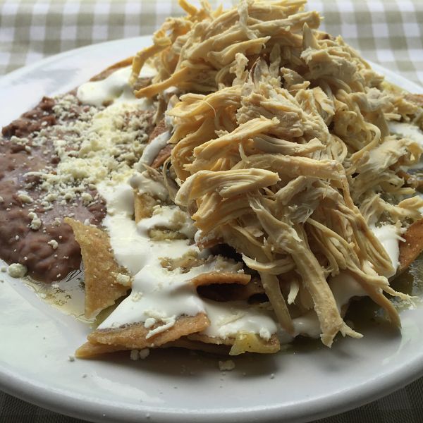 chilaquiles verdes con pollo